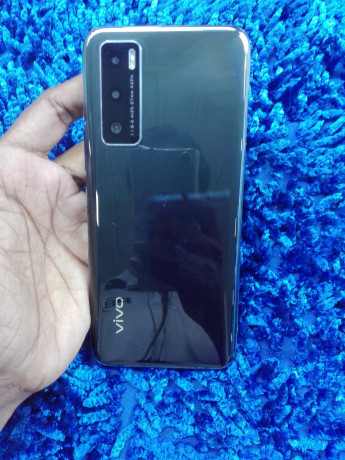 vivo-v20se-big-1